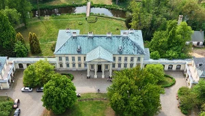 Jeden z najpiękniejszych pałaców w Polsce. Kryje historię słynnego romansu