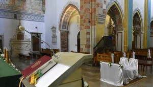 Bez odbycia nauk przedmałżeńskich, ksiądz nie udzieli ślubu. Na zdjęciu wnętrze kościoła Opactwo Cystersów w Mogile.