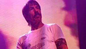 Anthony Kiedis (Red Hot Chili Peppers) spotyka się z partnerką młodszą o ponad 30 lat