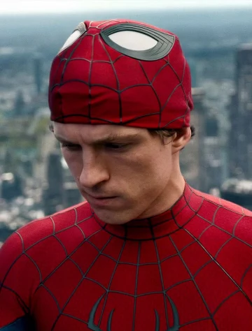 Tom Holland w scenie z filmu "Spider-Man: Całkiem nowy dzień"