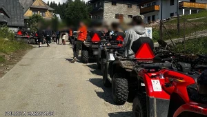 W rejonach turystycznych policja kontroluje użytkowników quadów, ale kary są za niskie, aby odstraszyć od nielegalnego wjazdu do lasu