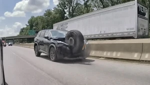 Kierowca dopiero z nagrania wideo dowiedział się, co uderzyło w jego auto / fot. Kadr z nagrania: 6abc Philadelphia/YouTube