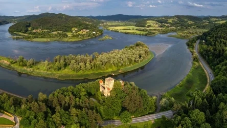 Wokół zamku Tropsztyn krąży wiele legend i opowieści o skarbach