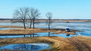 Biebrzański Park Narodowy słynie z rozlewisk i bagien