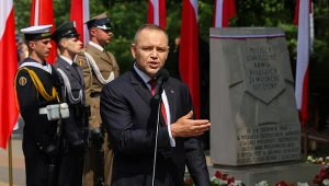 Karol Nawrocki złożył kwiaty pod tablicą upamiętniającą rzeź Woli