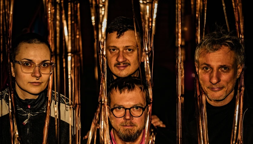 Atol Atol Atol: "Cyfrowa rzeczywistość nas odrzuca" [WYWIAD]
