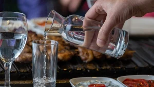 Darmowej wody z kranu w restauracjach nie będzie.