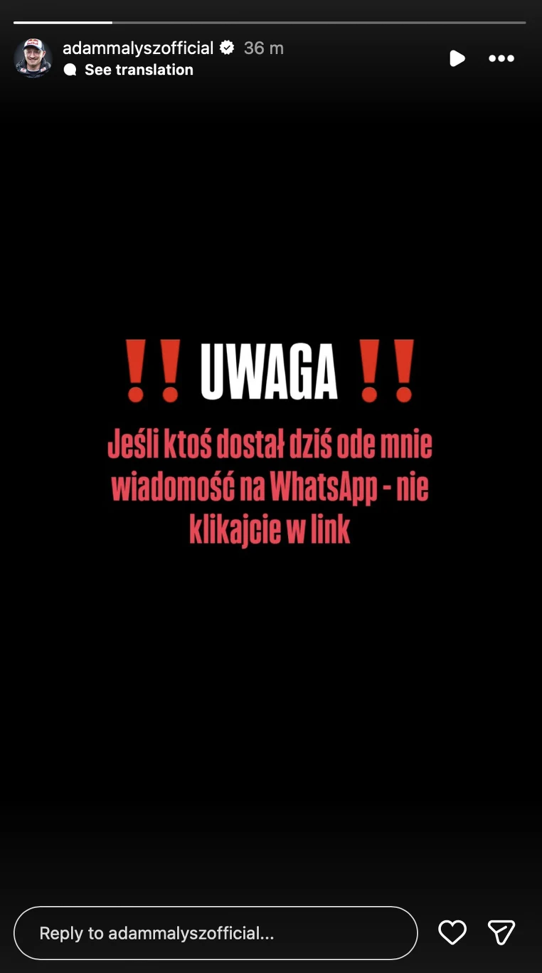 Czerwony napis ostrzegawczy o podejrzanych wiadomościach na WhatsApp oraz zalecenie, by nie klikać w przesłane linki.