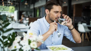 Przepisy o darmowej wodzie w restauracjach mają być częścią nowej ustawy