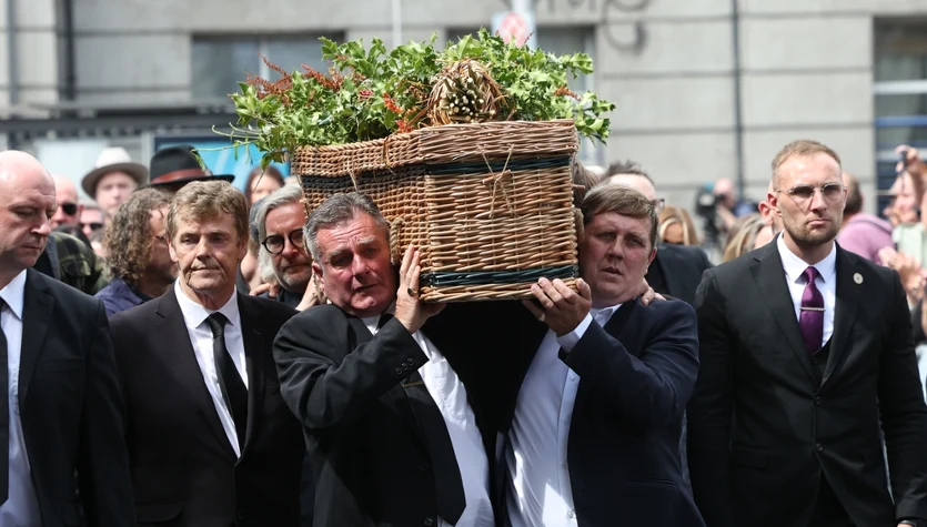 Irlandia pogrążona we łzach. Pogrzeb Glena Hansarda