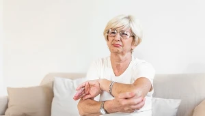 Szorstkie łokcie? Najczęściej winne są trzy czynniki