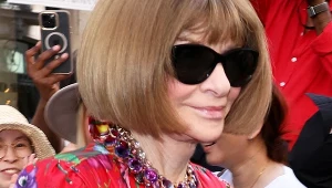 Anna Wintour przemierza ulice Nowego Jorku. Sukienka jest na topie od lat