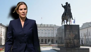 Marta Nawrocka przed Pałacem Prezydenckim