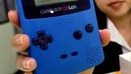Zmniejszył popularną konsolę Nintendo do rozmiaru zegarka