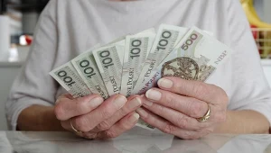 Ile wyniesie minimalna emerytura w 2027 roku? 