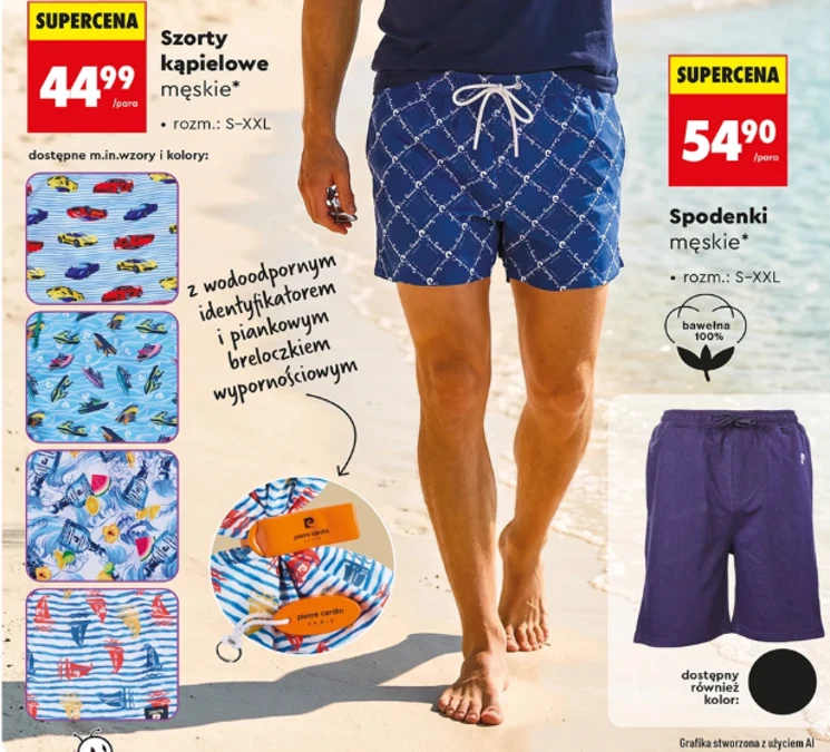 Szorty kąpielowe i spodenki męskie od 44.,99 zł Mężczyzna w krótkich, niebieskich szortach kąpielowych z białym sznurkiem idzie boso po plaży; po lewej widoczne są wzory dostępnych kąpielówek, a po prawej prezentowane są granatowe męskie spodenki dzianinowe.