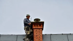 Wyczyść komin przed sezonem grzewczym. Po sadzy nie zostanie ślad