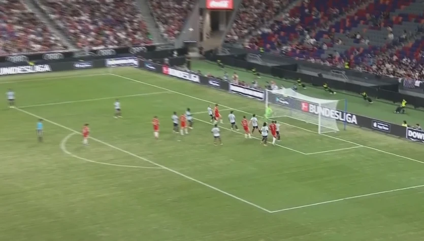 Bayern Monachium triumfuje w towarzyskim starciu z Aston Villą. WIDEO