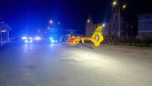 W miejscu ataku na 15-latka w Kamiennej Górze lądował śmigłowiec Lotniczego Pogotowia Ratunkowego