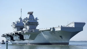 Wielka Brytania. Drony brytyjskiej floty przesyłały dane do Chin. Na zdjęciu brytyjski lotniskowiec HMS Queen Elizabeth
