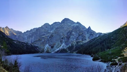 Morskie Oko (na zdjęciu) zna niemal każdy. Po słowackiej stronie Tatr czeka równie malowniczy Zielony Staw Kieżmarski. 