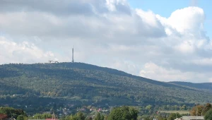 Dlaczego warto odwiedzić Łysą Górę? Co można tam zobaczyć?