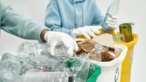 Bakterie, cukier i bioplastik. Tak produkują tworzywo przyszłości