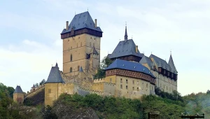 Zamek Karlsztejn - popularny zamek niedaleko Pragi