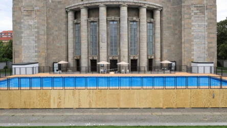 Basen pod teatrem Volksbühne am Rosa-Luxemburg-Platz w Berlinie