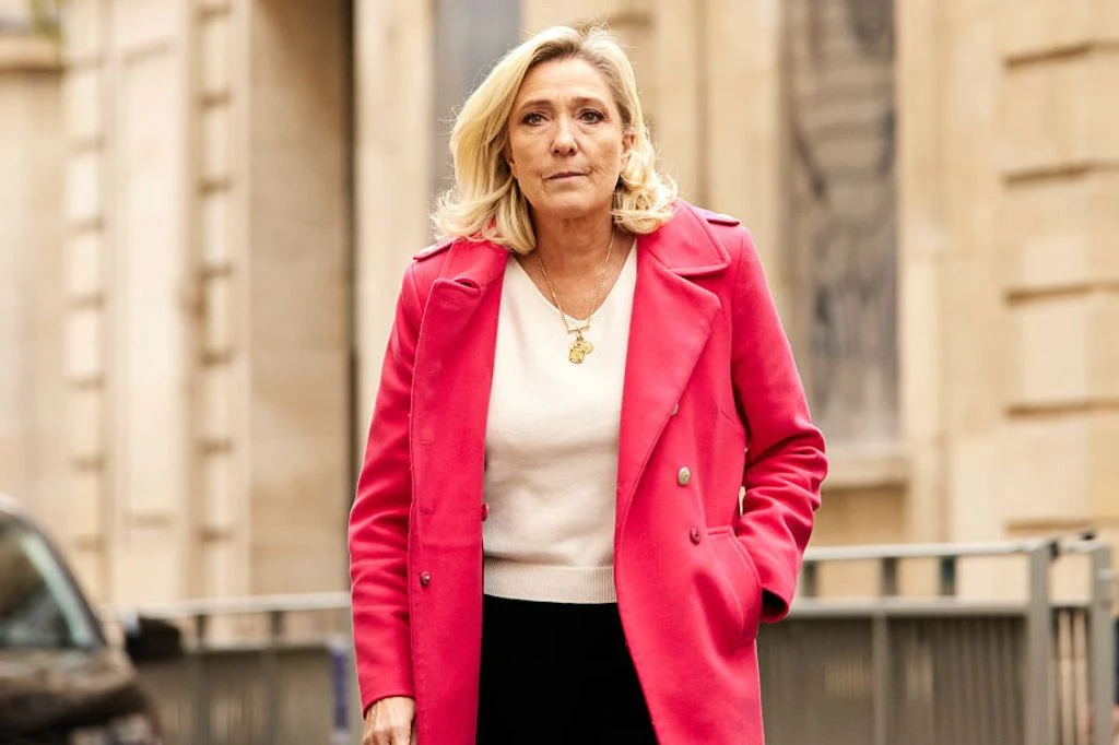 Francja. Marine Le Pen odbiła się od drzwi katedry w Reims Liderka francuskiej skrajnej prawicy Marine Le Pen.