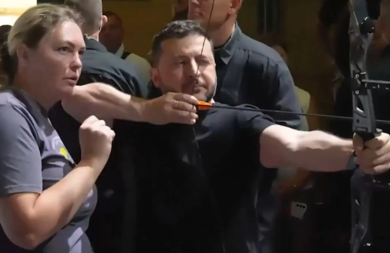 Wołodymyr Zełenski wziął udział w zawodach sportowych Prezydent Ukrainy Wołodymyr Zełenski na zawodach sportowych