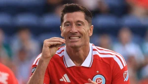 "Skasowany" gol Lewego w boju o ćwierćfinał. Decydujące trafienie w 93. min