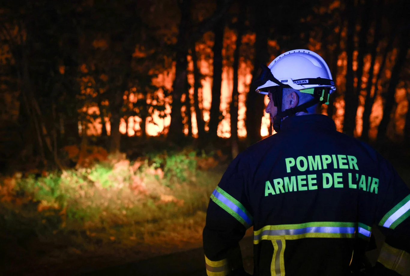 Płonące lasy sosnowe w Landes we Francji
