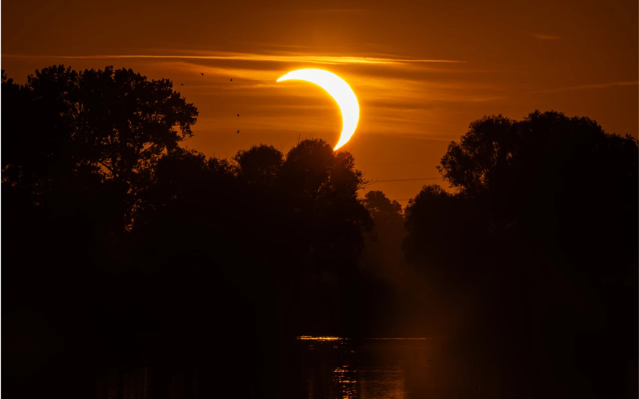 Częściowe zaćmienie Słońca sfotografowane w Objezierzu w Wielkopolsce 12.08.2026 Częściowe zaćmienie Słońca sfotografowane w Objezierzu w Wielkopolsce 12.08.2026