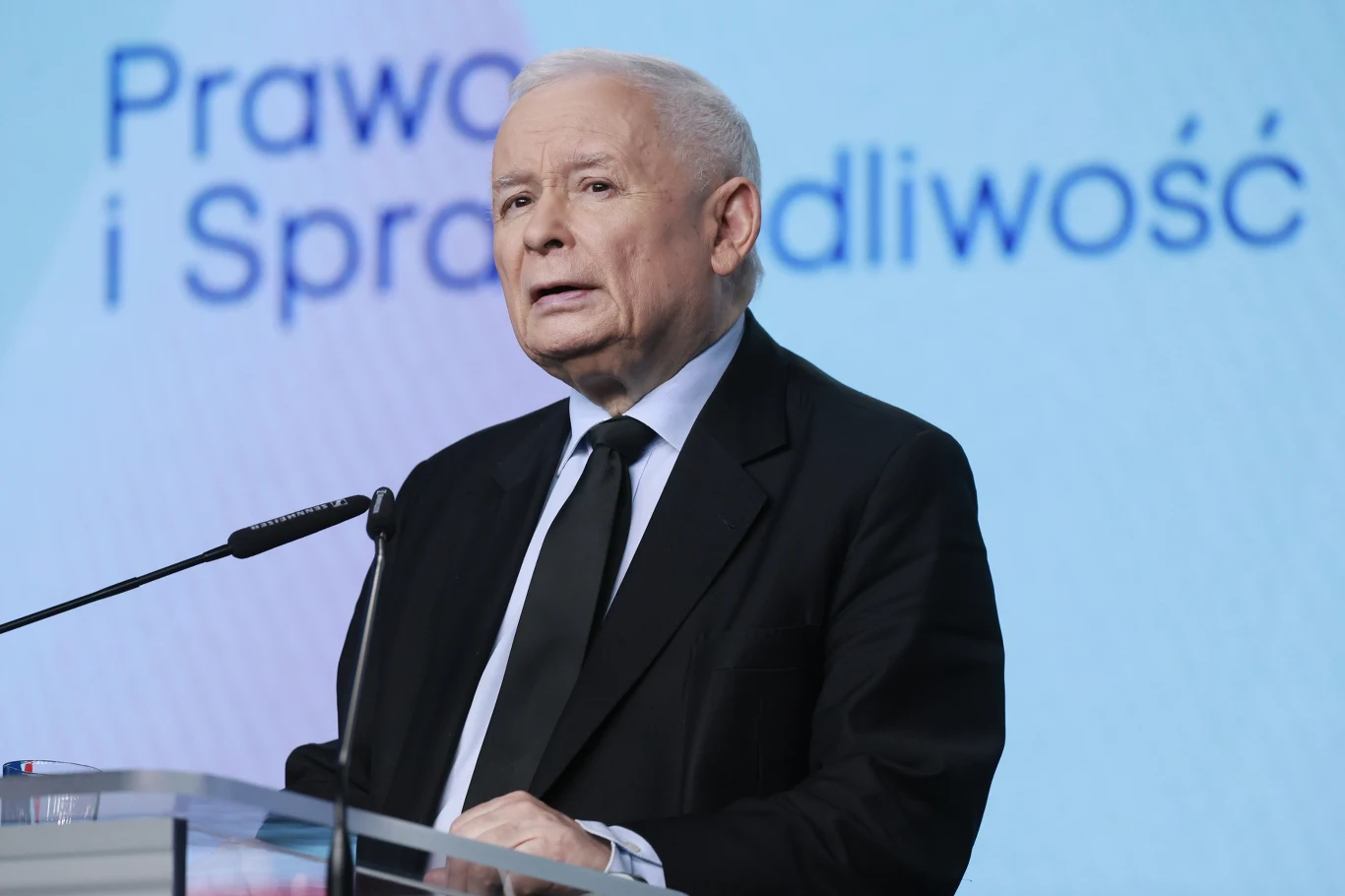 Prezes PiS Jarosław Kaczyński Prezes PiS Jarosław Kaczyński podczas konferencji prasowej
