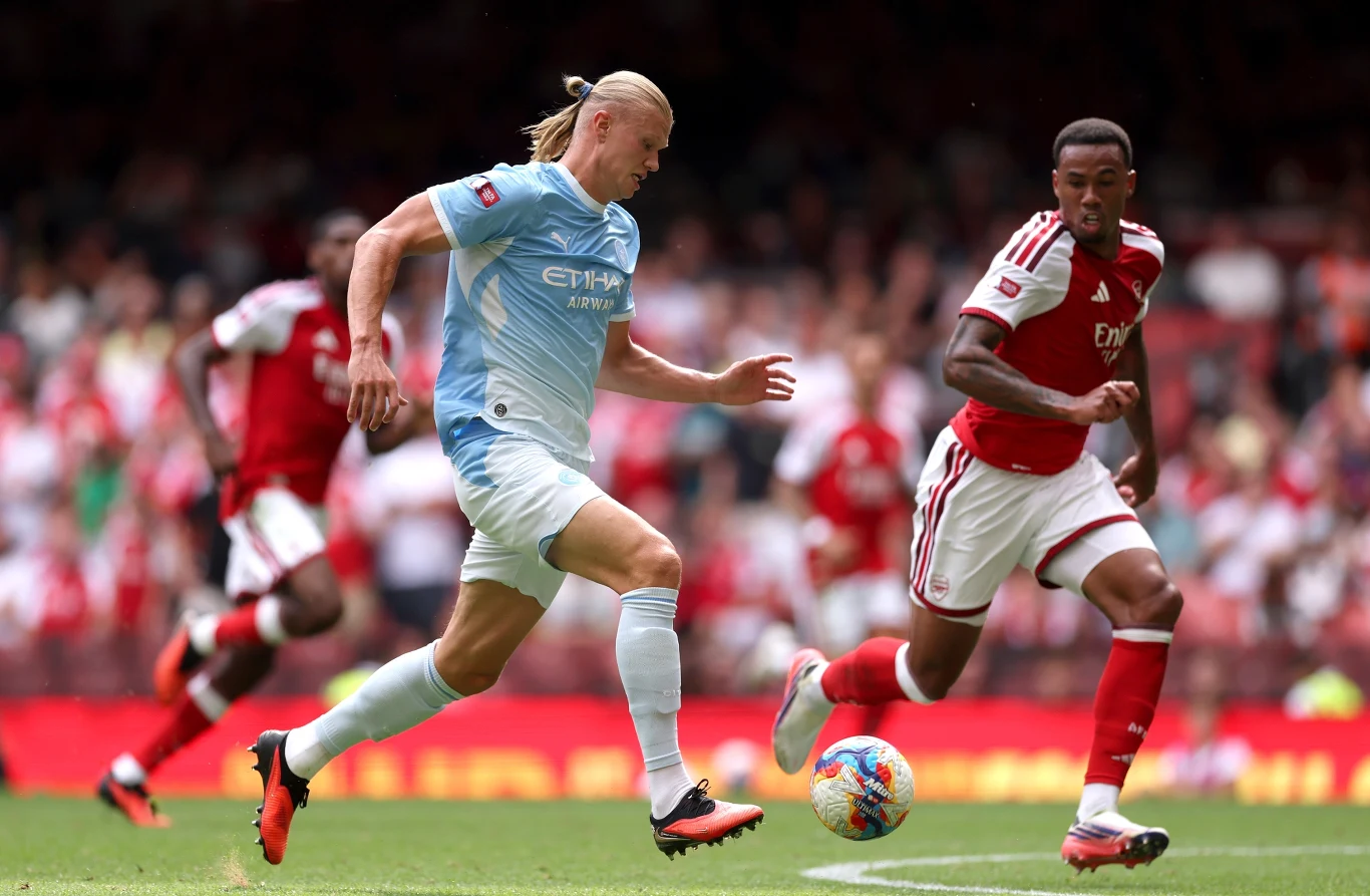 Kadr z meczu Arsenal - Manchester City article cover