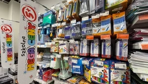 Szkolne hity od 1 zł w Dealz. Zeszyty, długopisy i akcesoria w MEGA cenach