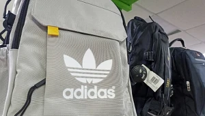 Vans, Puma i Adidas za mniej niż 100 zł. Auchan przecenił markowe plecaki nawet 50% taniej