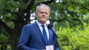 Premier Donald Tusk podczas konferencji prasowej