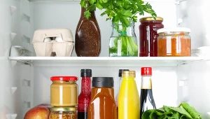 Nie tylko ketchup. Te produkty lepiej przechowywać do góry nogami
