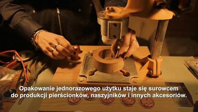 Naprawa i nowe zastosowanie. Z odpadów powstają piękne przedmioty