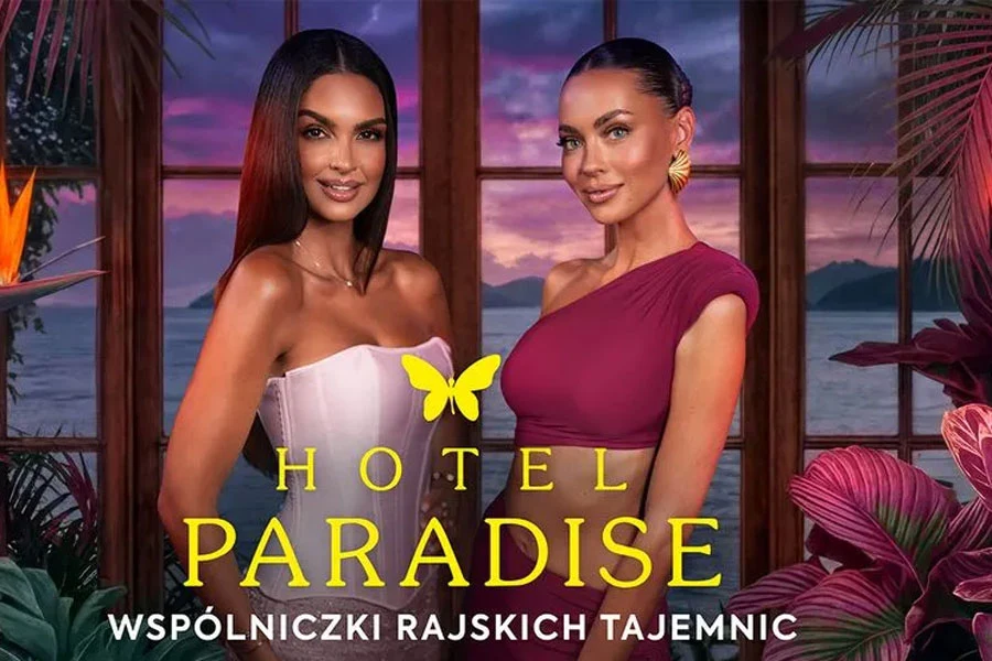 Nowy sezon "Hotelu Paradise" poprowadzą Klaudia El Dursi i Edyta Zając Klaudia El Dursi i Edyta Zając prowadzą nowy sezon „Hotelu Paradise”, stojąc w jasnym wnętrzu z napisem programu.