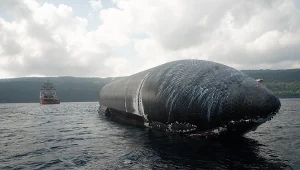 Ponad 3 tygodnie w oceanie. Wreszcie przetransportowali wielką rakietę