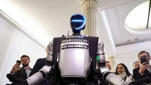 Chiński robot w Porcie Wojennym. Ekspert: Balon próbny Chin