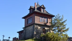 Beskid Wyspowy - Schronisko PTTK na Luboniu Wielkim.