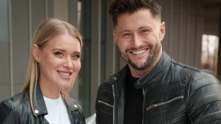 Ewelina Ruckgaber i Piotr Mróz na planie serialu "Gliniarze"