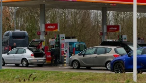 Kolejki na stacjach paliw. Niemcy ruszyli na polskie stacje