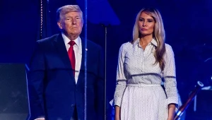 Melania Trump zniknęła. Media mówią o napięciach z asystentką męża
