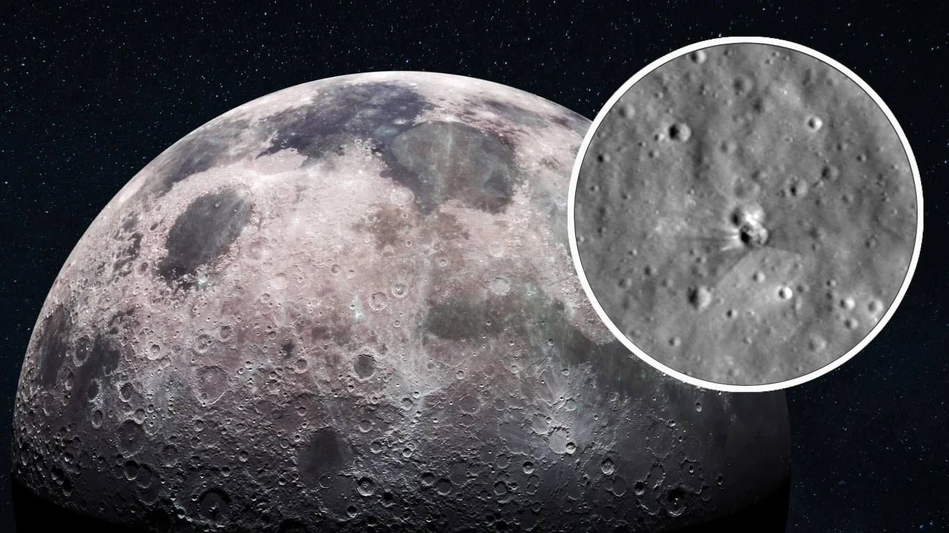 Nowy krater na Księżycu. NASA udostępnia zdjęcia z orbitera LRO. Powierzchnia Księżyca z licznymi kraterami i powiększeniem nowego krateru sfotografowanego przez LRO.
