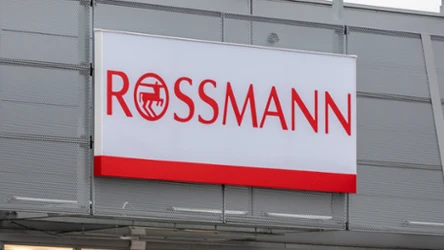 Rossmann mocno przecenił perfumy. Ceny od 27,49 zł, a Calvin Klein aż 90 zł taniej